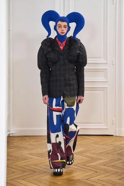 Look 15